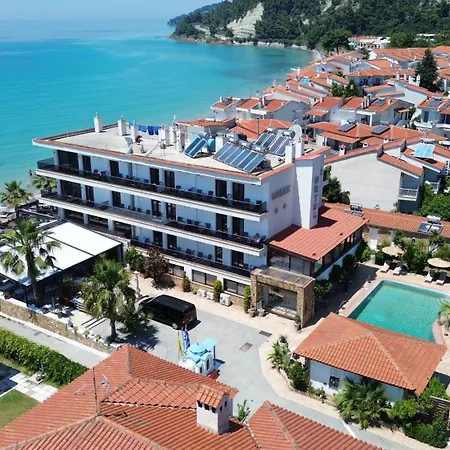 מלון Evlogia Seafront And Anex By Greek Pride 4*