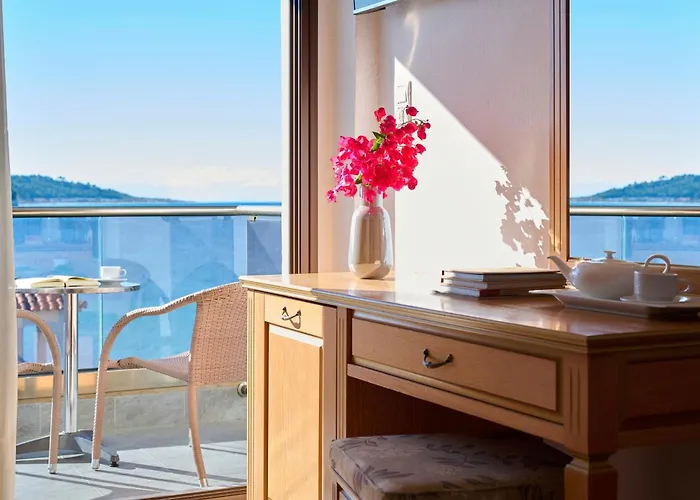 מלון Evlogia Seafront And Anex By Greek Pride 4*