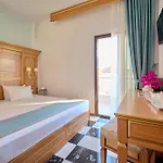 Otel Evlogia Seafront And Anex By Greek Pride Fourka