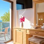 Evlogia Seafront And Anex By Greek Pride Fourka
