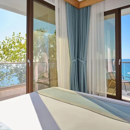 Отель Evlogia Seafront And Anex By Greek Pride 4*