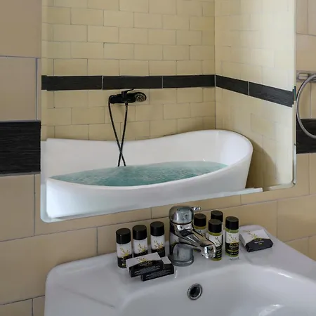 Отель Evlogia Seafront And Anex By Greek Pride 4*